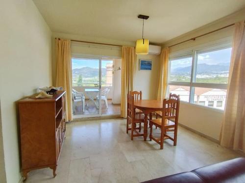 Apartamento Spacious 4 Bedroom With Parking In Town Centre, Nerja