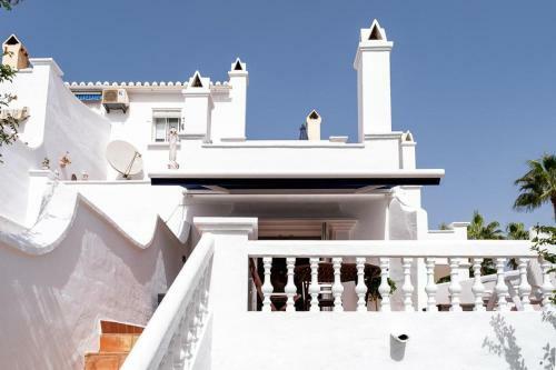 Las Palmas 2a Oasis Properties
