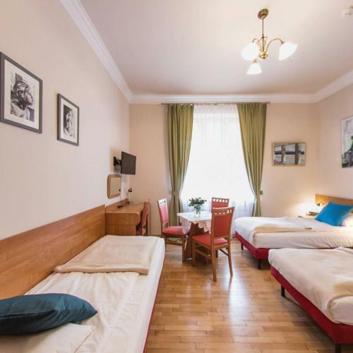 Kajzer Hostel