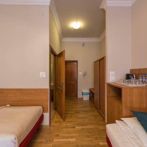 Kajzer Hostel