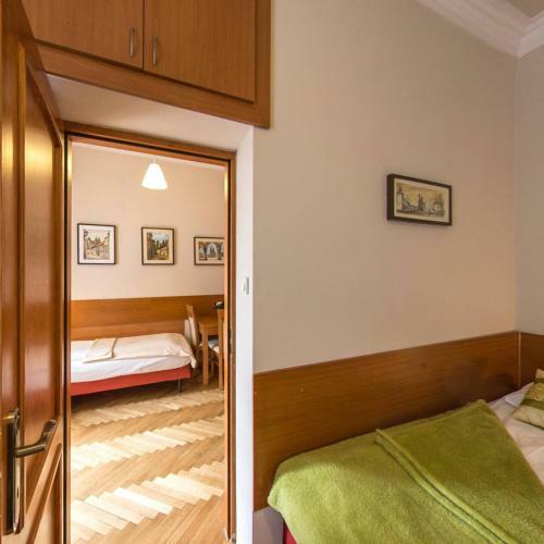 Kajzer Hostel