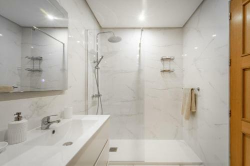 La Torre Golf Resort - Stylish And Modern 2 Bed Apartment