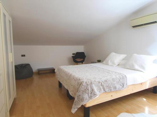Villa Moraira, 4 Dormitorios, 8 Personas - Es-216-7