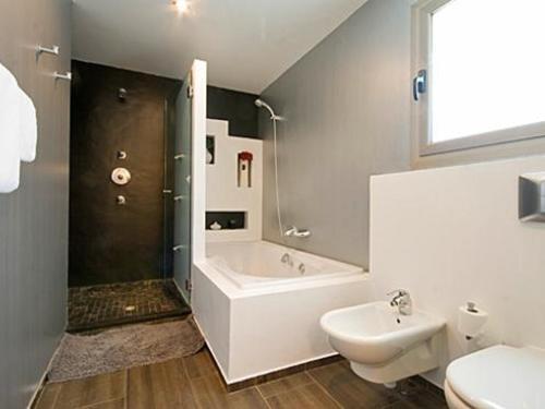 Villa Moraira, 4 Dormitorios, 8 Personas - Es-216-7
