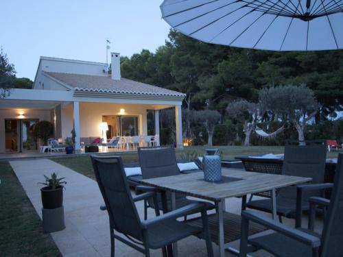 Villa Moraira, 4 Dormitorios, 8 Personas - Es-216-7