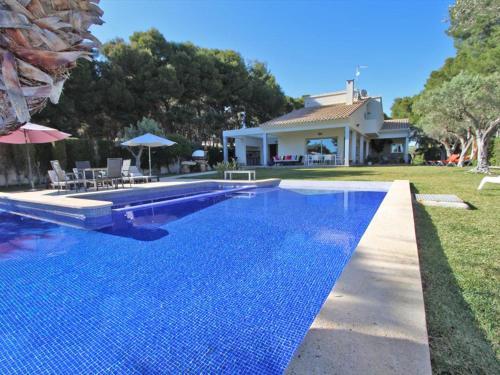 Villa Moraira, 4 Dormitorios, 8 Personas - Es-216-7