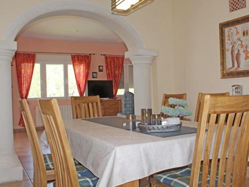 Villa Moraira, 2 Dormitorios, 4 Personas - Es-216-13