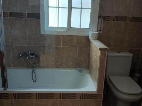 Casa Miami Playa, 4 Dormitorios, 8 Personas - Es-9-156