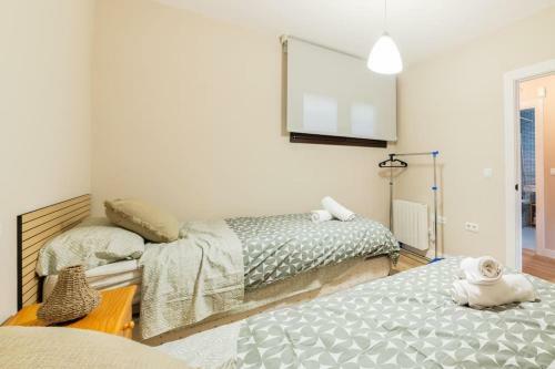 Cozy Apartment, Free Parking, Terrace & Views