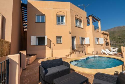 Chalet Con Vistas Al Mar Y Piscina