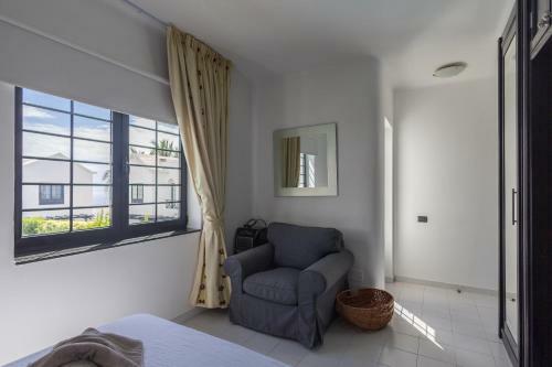 3br House - Parking - Pool - 15 Min Walk To Beach