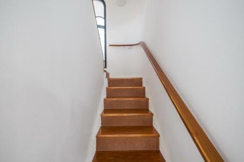 3br House - Parking - Pool - 15 Min Walk To Beach