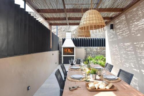 Luxurious Villa In Mog�n