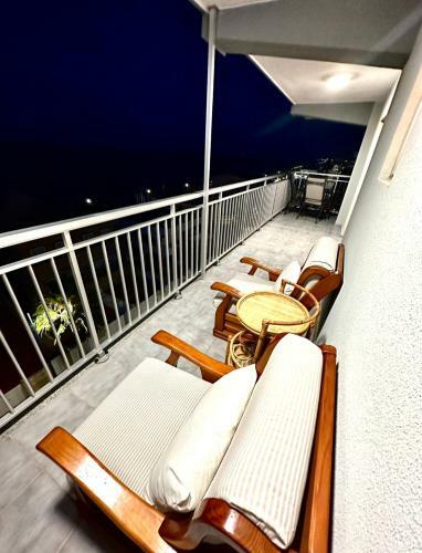 Apartamento First Line Of The Beach. Large Balcony.