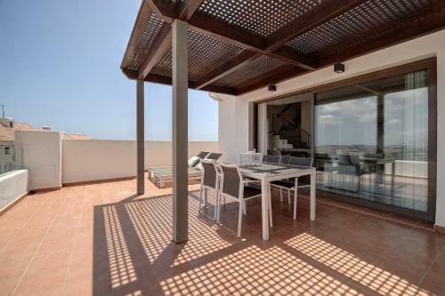 Apartamento 103 - Luxurious 3 Bed Duplex Penthouse With Stunning Mountain Views