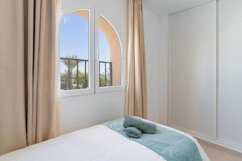 Cozy Apartment With Sea View Close To Beach