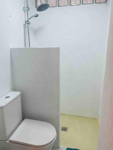 Charming 4 Bedroom Village Home With Patio