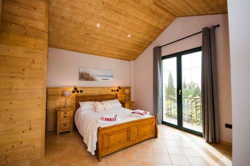Impressive Villa Dazura In Valtocado, Mijas