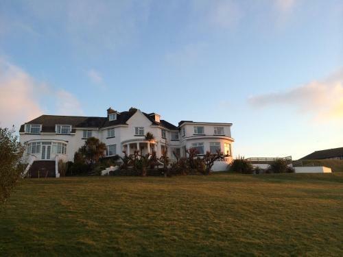 Whipsiderry Hotel