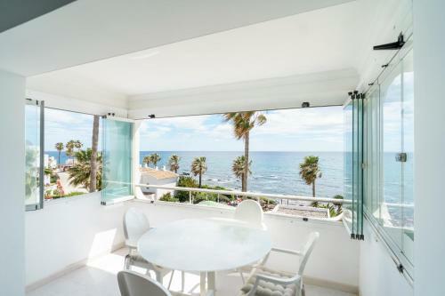 First Line Beach Apartment