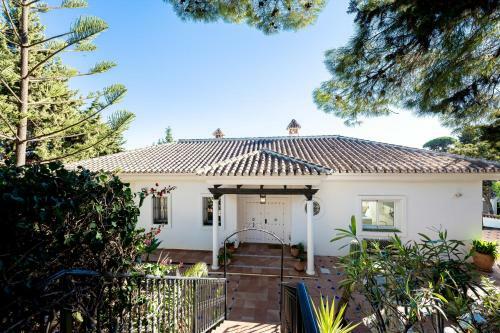 Stunning Villa With Panoramic Views Of The Med