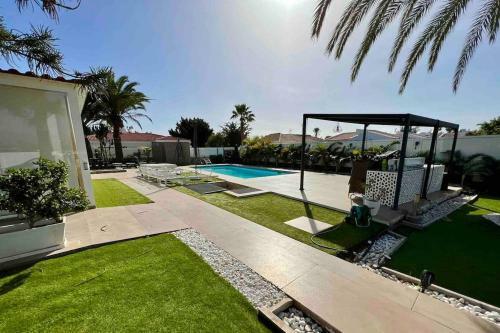 Magnifica Villa En El Coraz�n De Maspalomas
