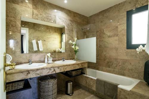 Apartamento La-spacious Penthouse, Sea View, Close To Beach