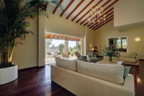 Villa In Great Location