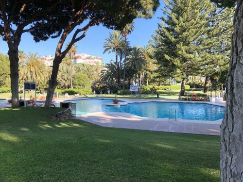 Apartamento Playas Del Duque - Puerto Ban�s - Marbella