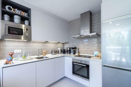 Marbella Banus Suites - Ceibo Centro Plaza Ban�s Suite Apartment