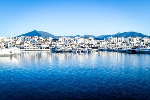Marbella Banus Suites - Ceibo Centro Plaza Ban�s Suite Apartment