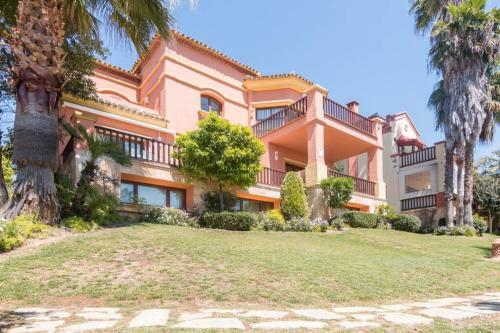 Exclusive 6 En Suite Bedroom Villa - Nag�eles