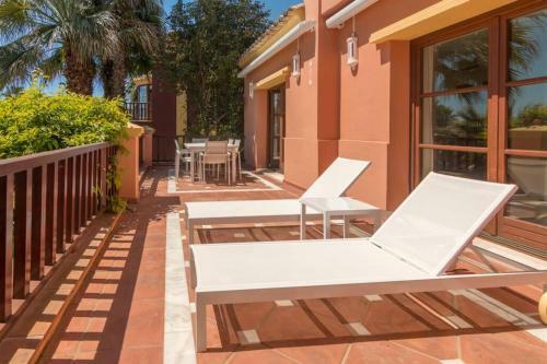 Exclusive 6 En Suite Bedroom Villa - Nag�eles