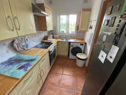 Apartamento Charming 1 Bedroom Suite With Shared Kitchen Next To Puerto Banus