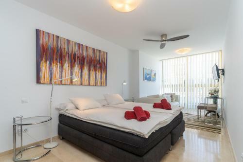 Unique First Line Apartment