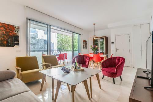 Modern Apartment Next The Beach