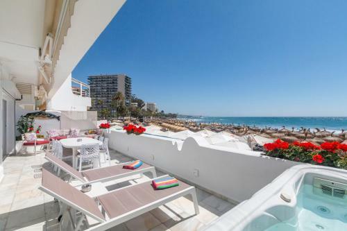 Superb Large Apartment On The Beach