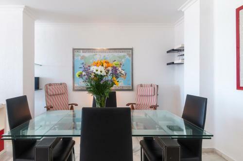 Superb Large Apartment On The Beach