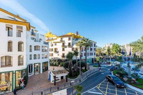 Caprichoso Apartamento En El Corazon de Puerto Banus