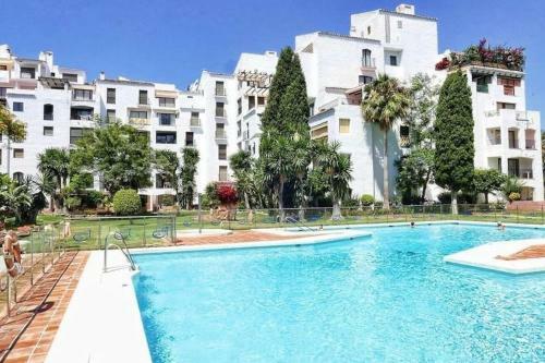 Caprichoso Apartamento En El Corazon de Puerto Banus