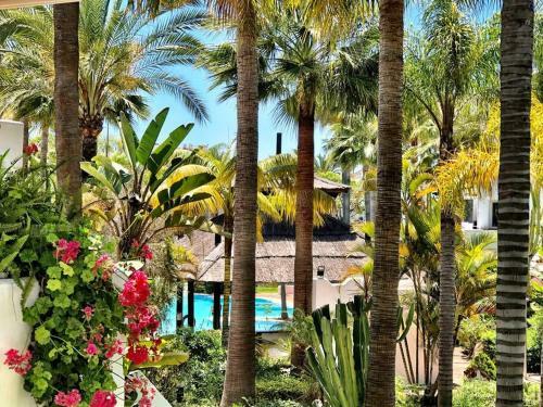 Beachside Luxury 2 Bedroom Apartment, Puerto Banus