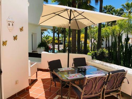 Beachside Luxury 2 Bedroom Apartment, Puerto Banus