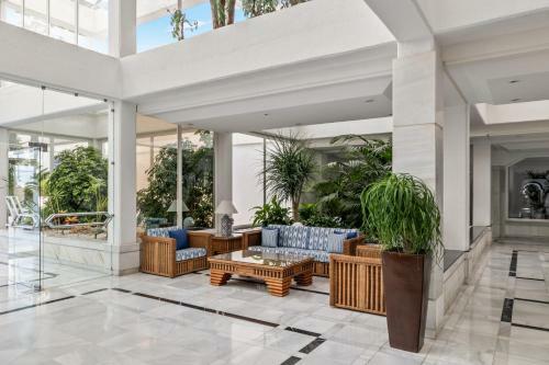 Pool View Apartment In Casa Sevilla - Puerto Ban�s