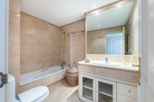 Apartment In Puerto Banus With Pool Views And Parking