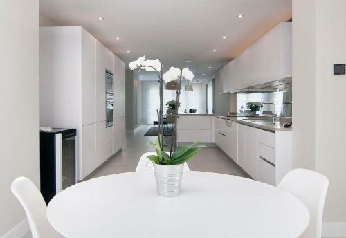 Holiday Villa For Rent In Marbella
