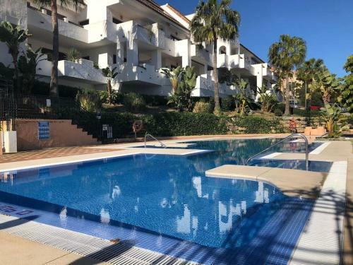 Apartamento Duquesa 2 Bed With Sea And Golf Views And 5 Pools