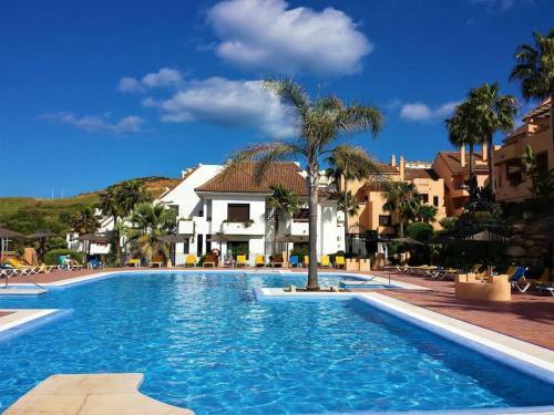 Apartamento Duquesa 2 Bed With Sea And Golf Views And 5 Pools
