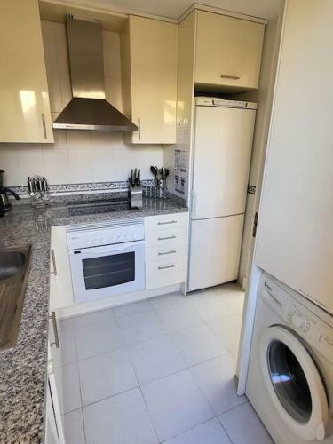 Apartamento Duquesa 2 Bed With Sea And Golf Views And 5 Pools