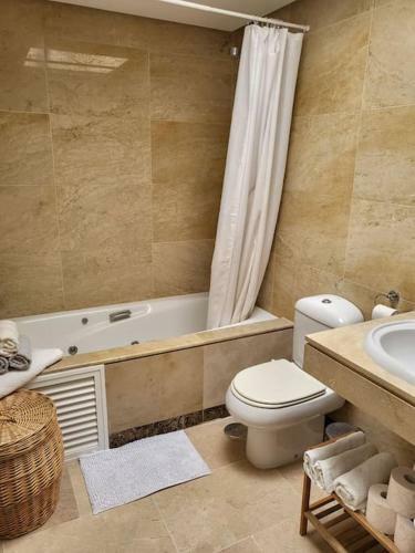 Apartamento Duquesa 2 Bed With Sea And Golf Views And 5 Pools
