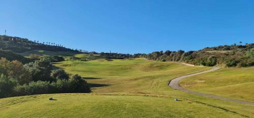 Apartamento Duquesa 2 Bed With Sea And Golf Views And 5 Pools